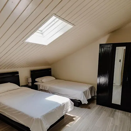 Wonderful 2-Bedroom Apartment 2 Km From Eagle Beach